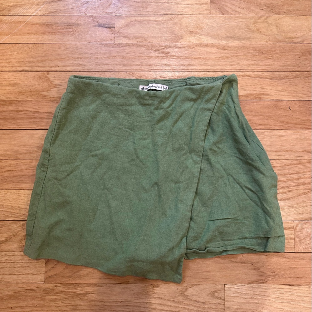 Abercrombie & Fitch Scarlett Linen-Blend Wrap Mini Skirt in Green